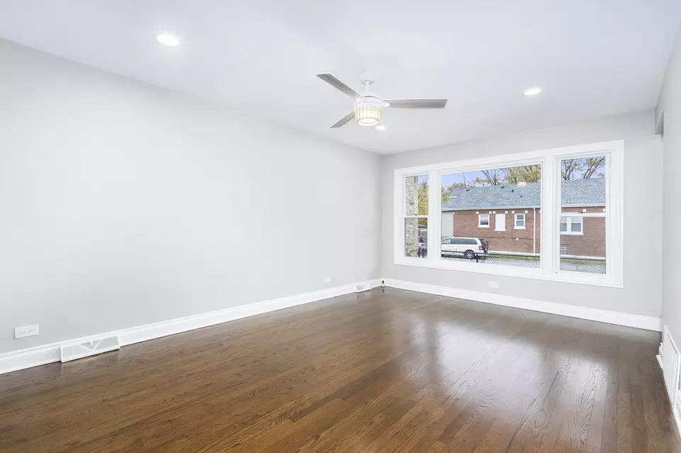 Living - 1901 W 71st St, Chicago, IL 60636 photo 2 of 5