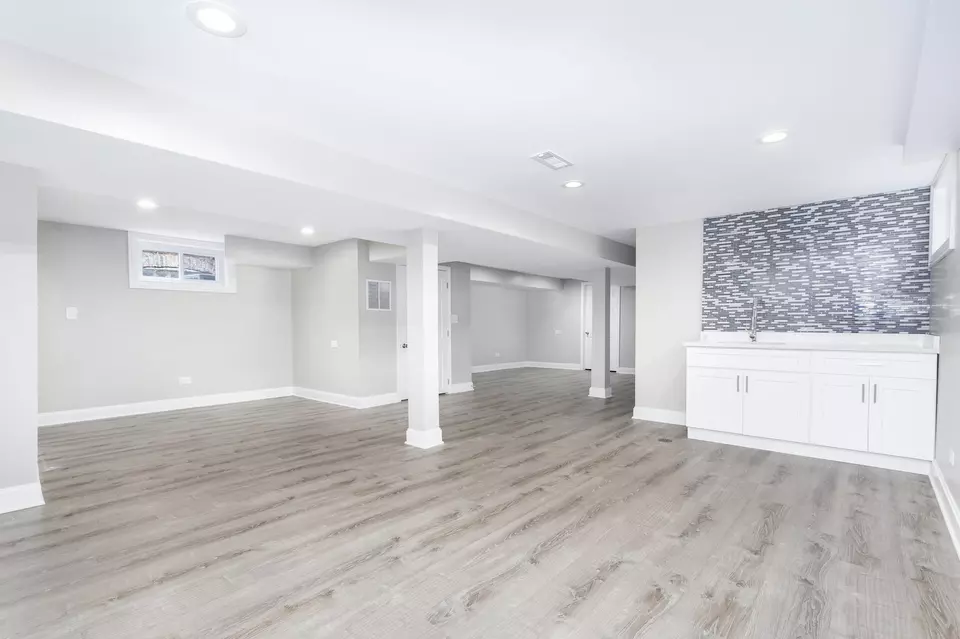 Living - 1901 W 71st St, Chicago, IL 60636 photo 4 of 5