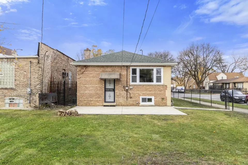 Exterior - 1901 W 71st St, Chicago, IL 60636 photo 3 of 5