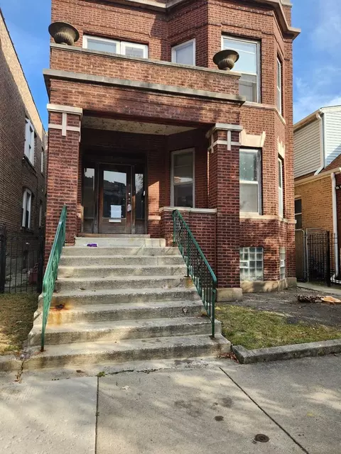 6217 S Rockwell St, Chicago, IL 60629