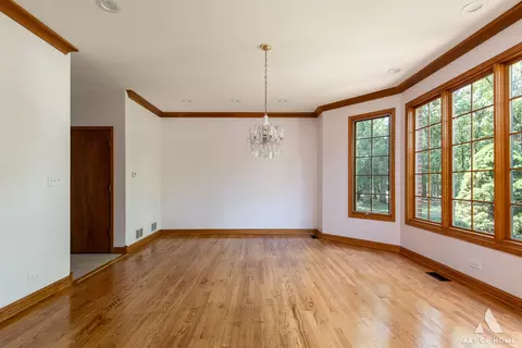 Living - 1027 Evergreen Cir, Olympia Fields, IL 60461 photo 3 of 6