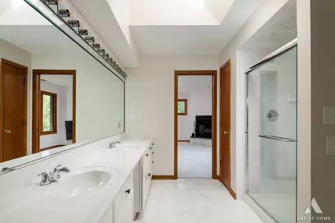 Bath - 1027 Evergreen Cir, Olympia Fields, IL 60461 photo 1 of 2
