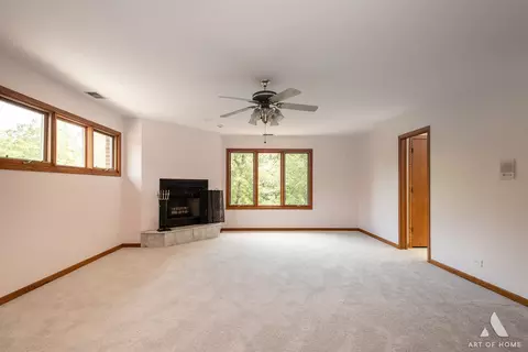 Living - 1027 Evergreen Cir, Olympia Fields, IL 60461 photo 5 of 6