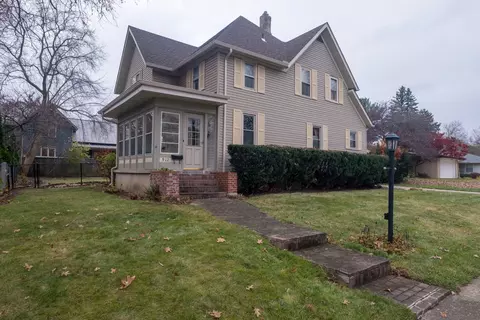 912 Roncevalles Ave, Rockford, IL 61107