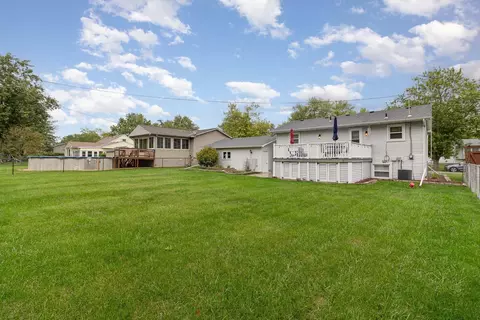 Exterior - 259 Walnut Ln, Crown Point, IN 46307 photo 4 of 8