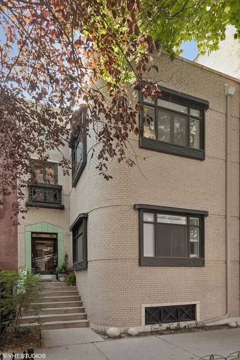 565 W Arlington Pl, Chicago, IL 60614