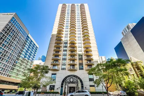 70 W Huron St #2208, Chicago, IL 60654