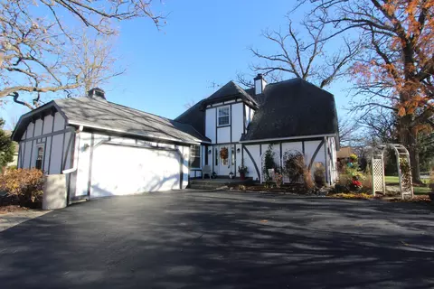 11222 Halma Ln, Woodstock, IL 60098