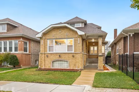 4940 W George St, Chicago, IL 60641