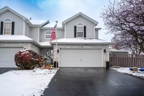 3323 Heritage Lake Dr, Lockport, IL 60441
