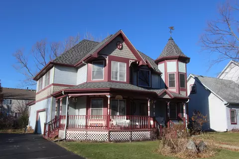 241 Barn Swallow Dr, Woodstock, IL 60098