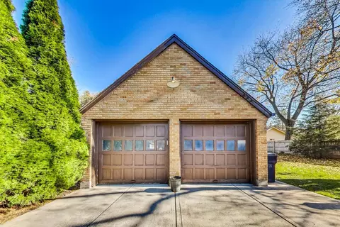 Exterior - 725 Augusta Ave, Elgin, IL 60120 photo 5 of 5