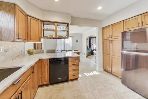 Kitchen - 725 Augusta Ave, Elgin, IL 60120 photo 3 of 3