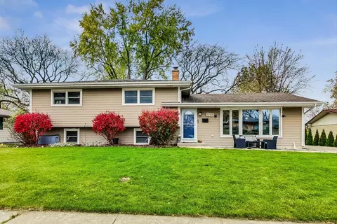 1229 Basswood Dr, Naperville, IL 60540