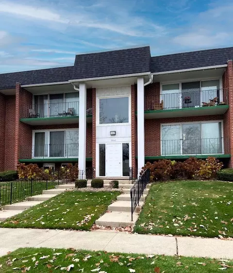 9640 S Komensky Ave #107, Oak Lawn, IL 60453