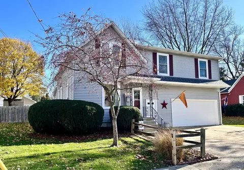 664 South Ave, Sycamore, IL 60178