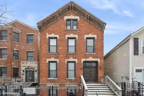 1369 W Crystal St #2, Chicago, IL 60642