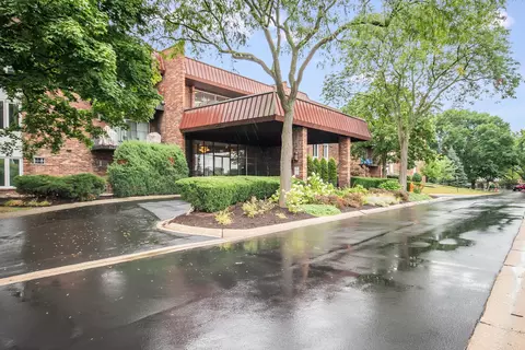 1121 W Ogden Ave #355, Naperville, IL 60563
