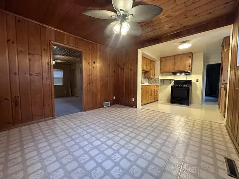 Living - 811 E 15th St, Sterling, IL 61081 photo 4 of 5