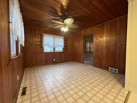 Dining - 811 E 15th St, Sterling, IL 61081 photo 1 of 1