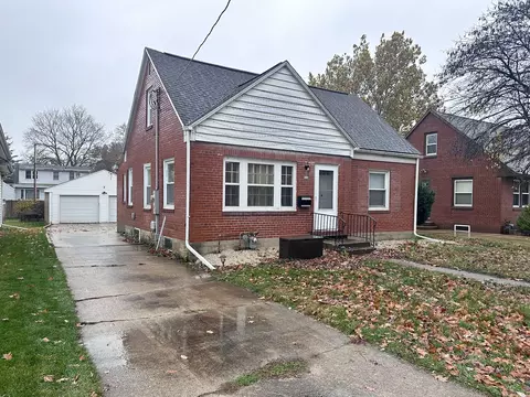 Exterior - 811 E 15th St, Sterling, IL 61081 photo 2 of 3