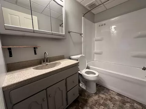 Bath - 811 E 15th St, Sterling, IL 61081 photo 1 of 2