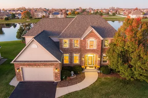 319 Alden Dr, Sycamore, IL 60178