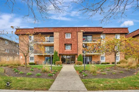 8924 W 140th St #102, Orland Park, IL 60462