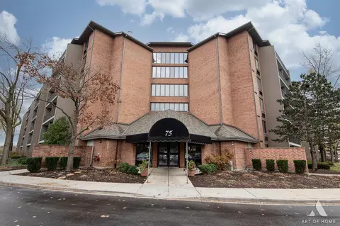75 Kristin Cir #421, Schaumburg, IL 60195