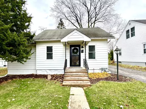 210 N Hadsall St, Genoa, IL 60135