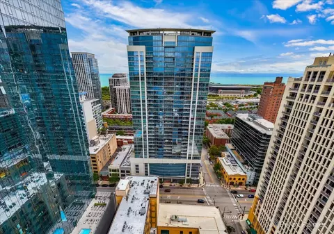 100 E 14th St #1810, Chicago, IL 60605