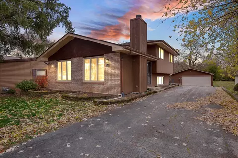 15107 Laramie Ave, Oak Forest, IL 60452