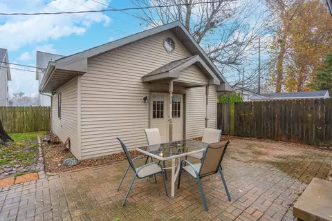 1009 Mcgregor St, Bloomington, IL 61701 photo 7