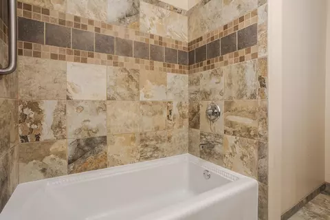 1009 Mcgregor St, Bloomington, IL 61701 photo 9