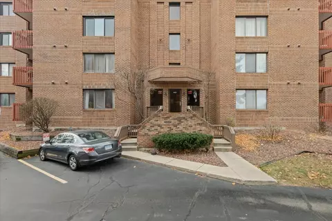 6421 Pershing Rd #303, Stickney, IL 60402