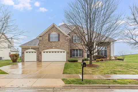 26000 W Chatham Dr, Plainfield, IL 60585