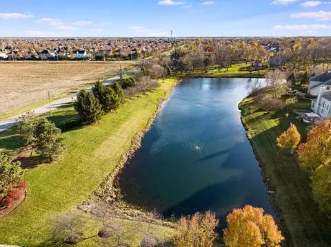View/Area - 26000 W Chatham Dr, Plainfield, IL 60585 photo 4 of 10