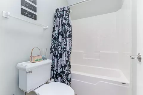 Bath - 26000 W Chatham Dr, Plainfield, IL 60585 photo 5 of 5
