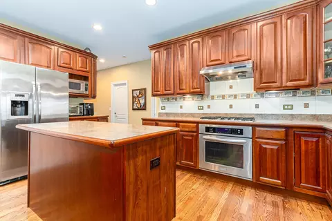 Kitchen - 26000 W Chatham Dr, Plainfield, IL 60585 photo 3 of 4
