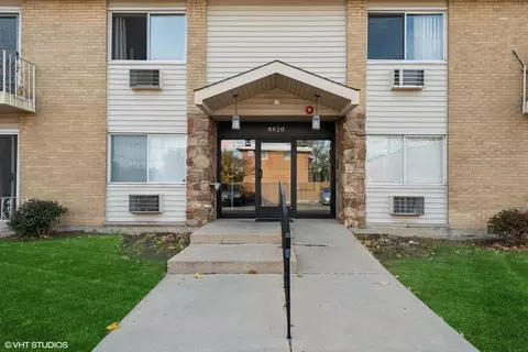 8820 N Western Ave #201A, Des Plaines, IL 60016