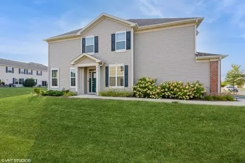 1867 Wren Rd, Yorkville, IL 60560