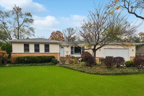 1440 Bayberry Ln, Deerfield, IL 60015
