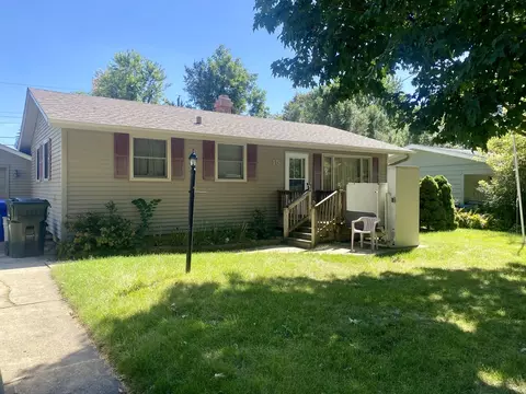 15 Saratoga Ct, South Elgin, IL 60177