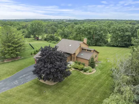 10 Valley View Dr, Lemont, IL 60439
