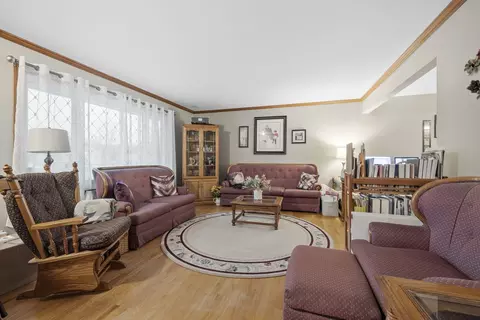 603 E 2nd St, Lockport, IL 60441 photo 3
