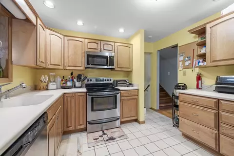 603 E 2nd St, Lockport, IL 60441 photo 6