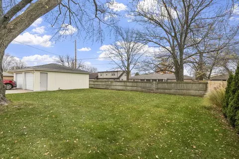 603 E 2nd St, Lockport, IL 60441 photo 16