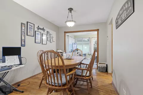 603 E 2nd St, Lockport, IL 60441 photo 4
