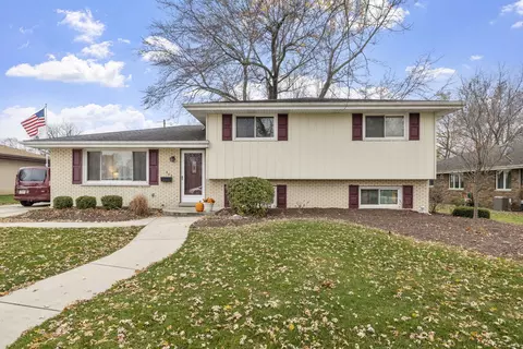 603 E 2nd St, Lockport, IL 60441