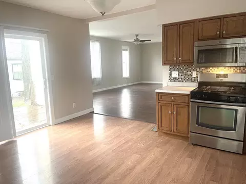 1133 Plain St, Peru, IL 61354 photo 7